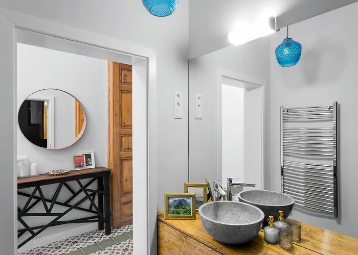 Urban Jungle For Real Treasure Seekers Apartment